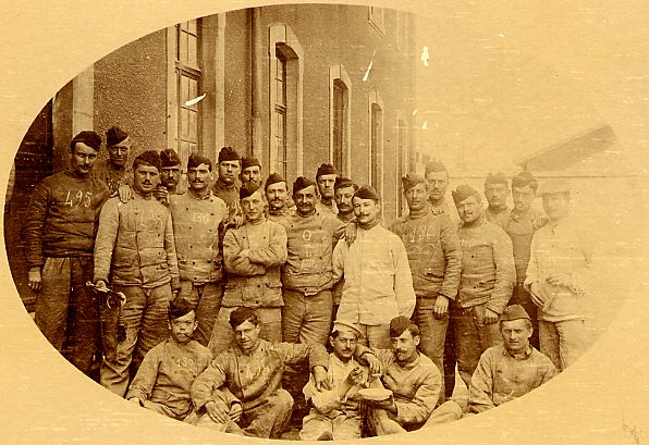 Miltaires au repos et
            clairon