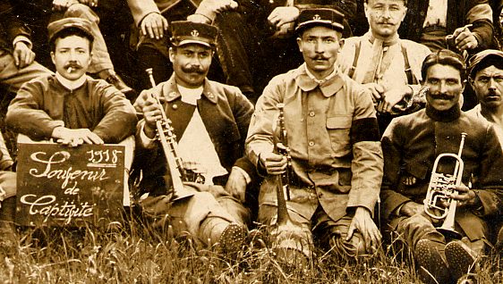 trompettes d'un camp de prisonniers en 1918