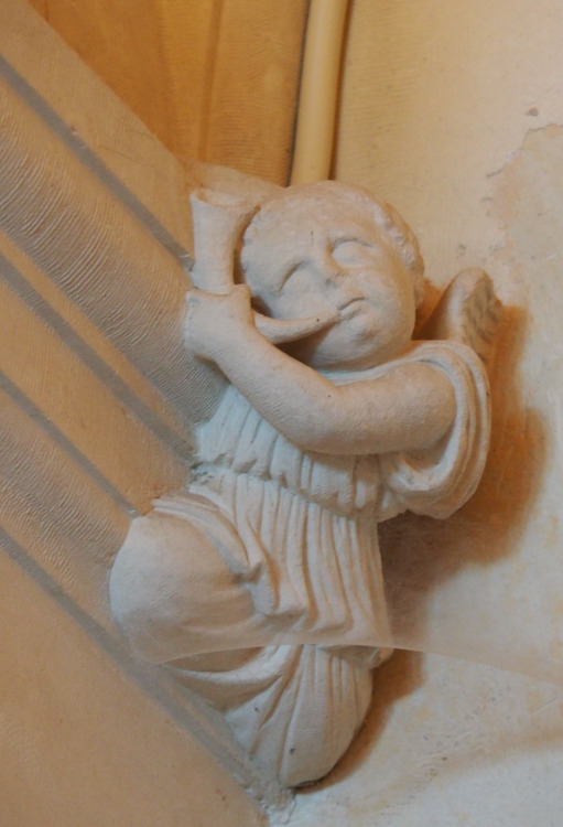 console sculpte escalier chenonceau : cor