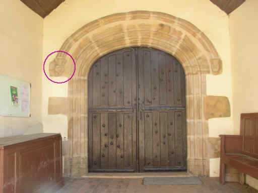 Portail de l'église de Levis-St-Nom