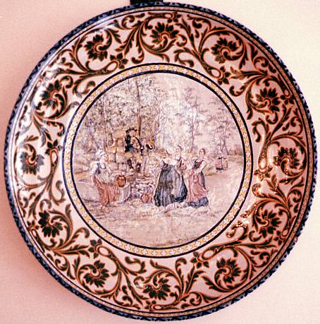 Plat rond en faïence de Quimper